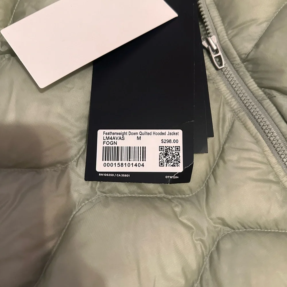 Lululemon Sage Green Featherweight Down Quilted Hooded Puffer Jacket - Picture 6 of 6